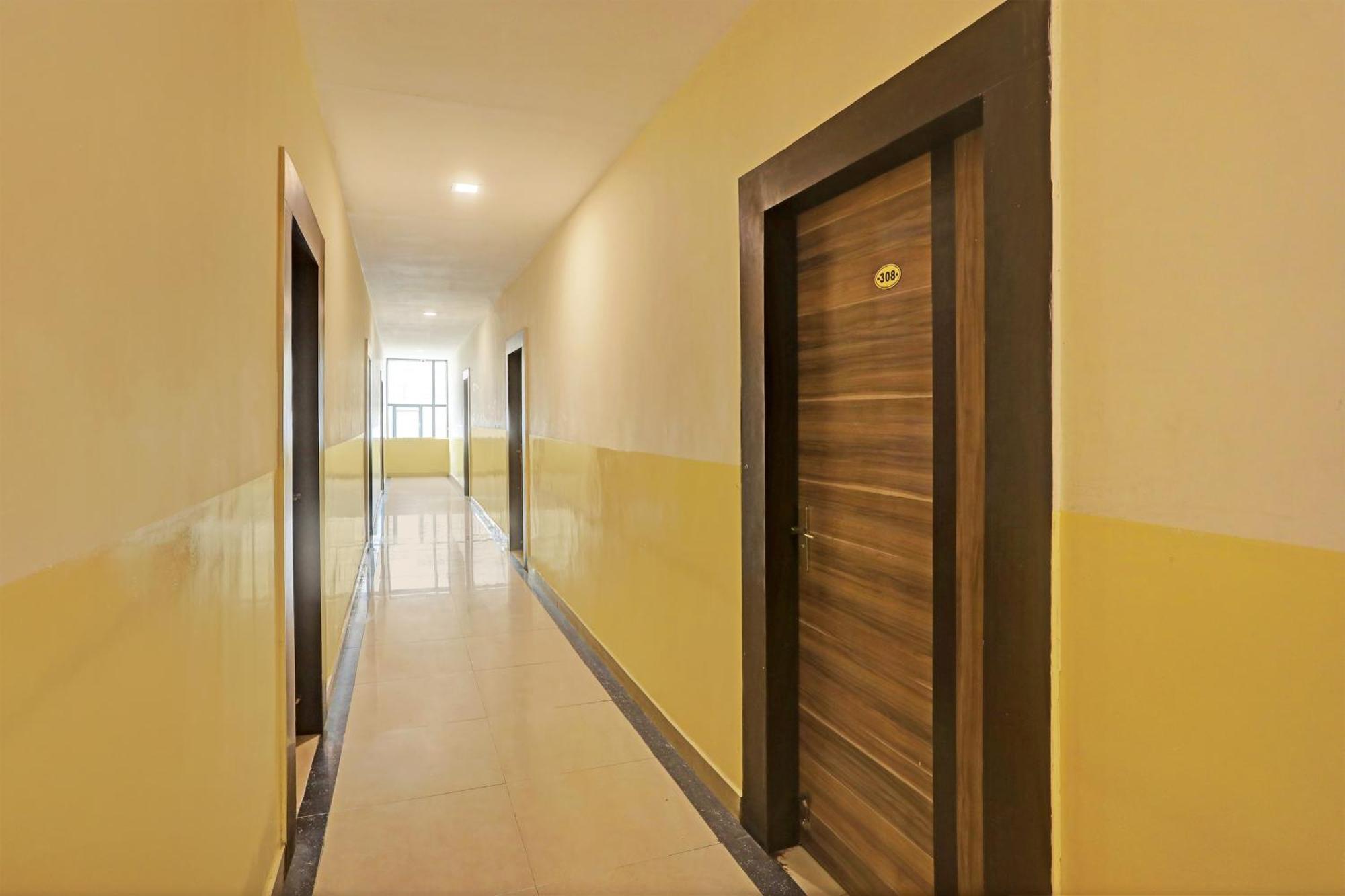 Capital O Saharsh Grand Near Shilparamam Hyderabad Eksteriør bilde