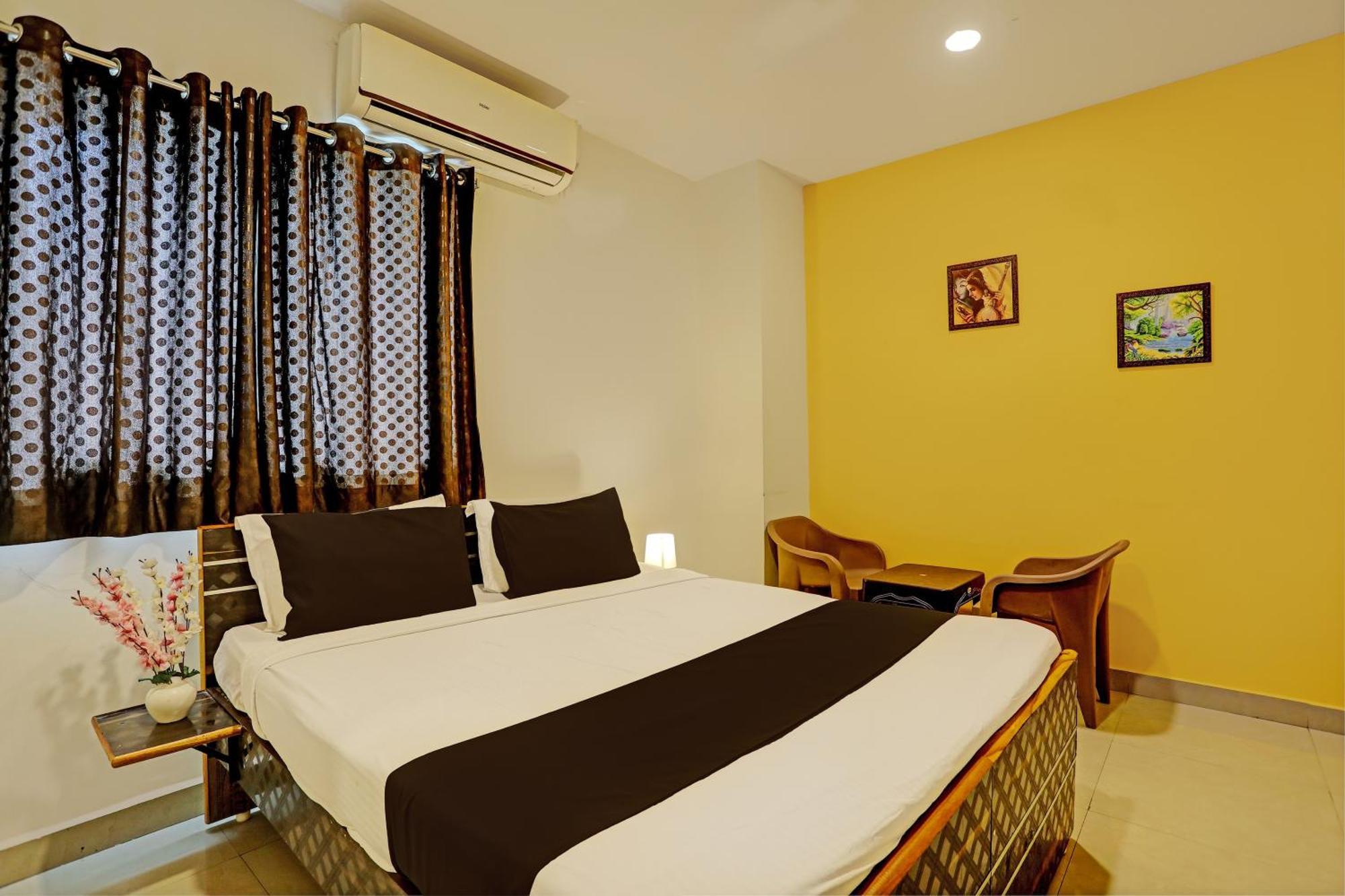Capital O Saharsh Grand Near Shilparamam Hyderabad Eksteriør bilde