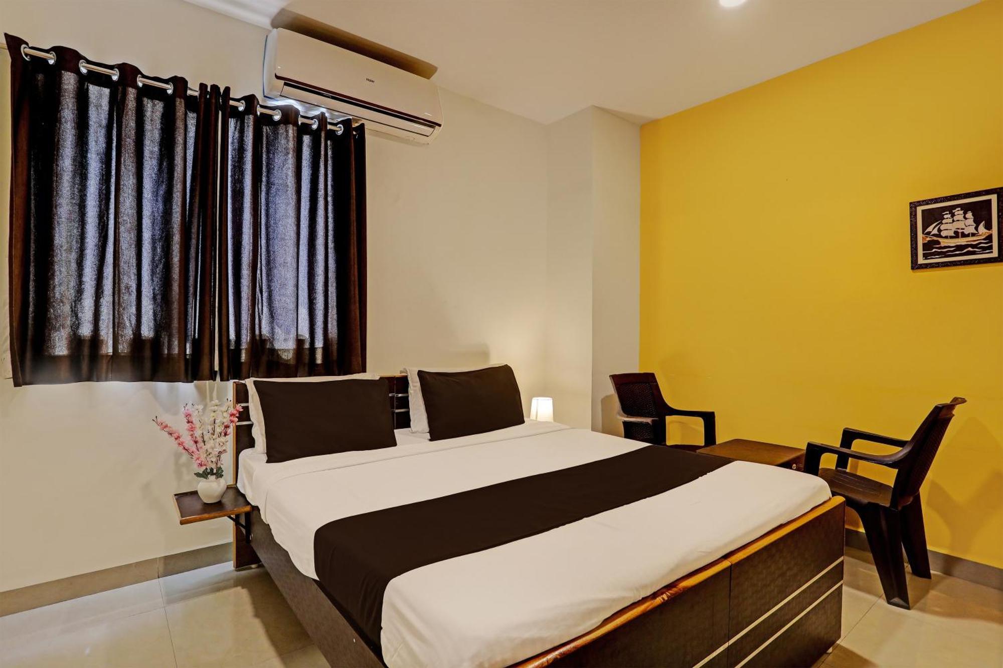 Capital O Saharsh Grand Near Shilparamam Hyderabad Eksteriør bilde