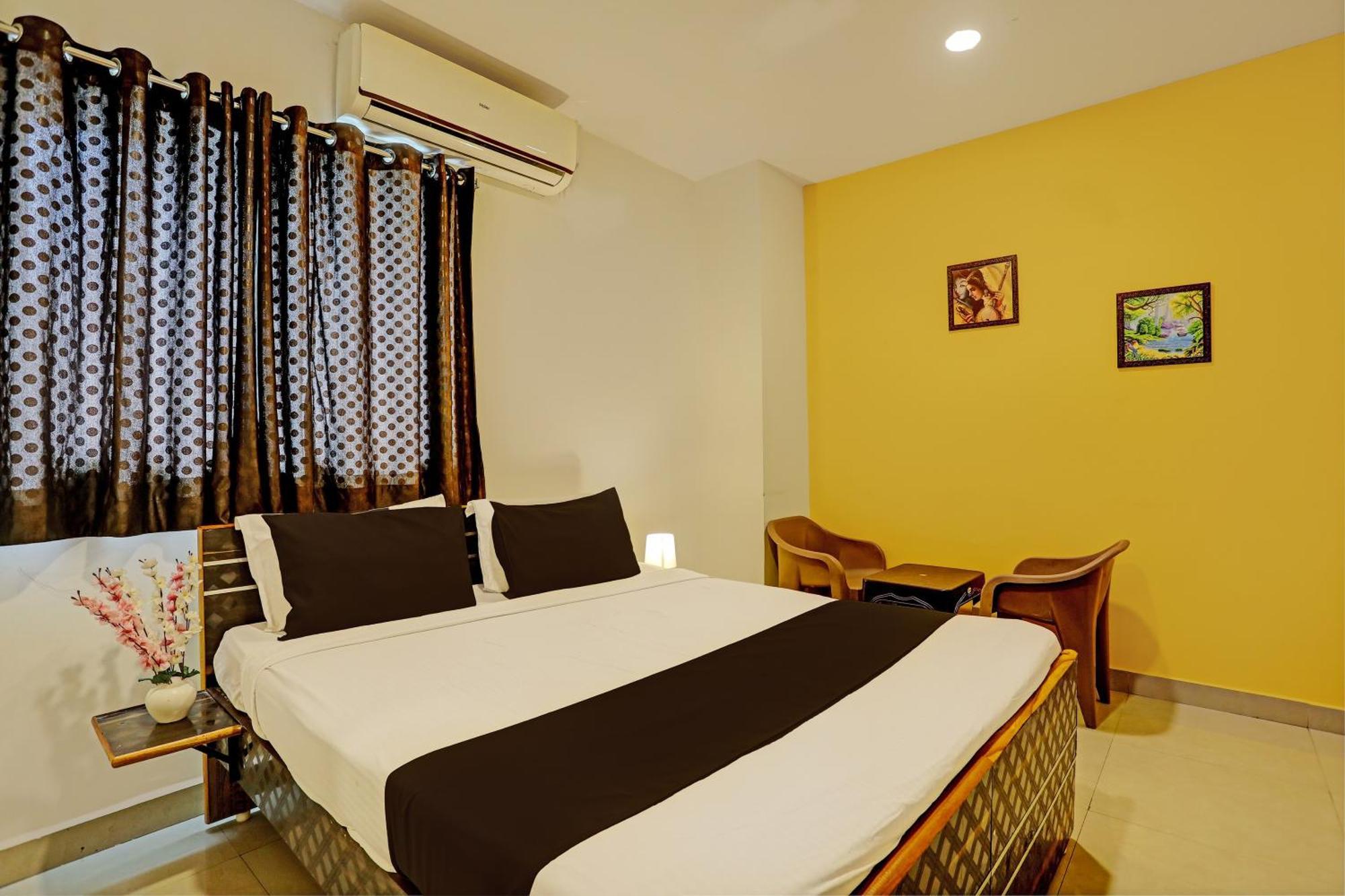 Capital O Saharsh Grand Near Shilparamam Hyderabad Eksteriør bilde